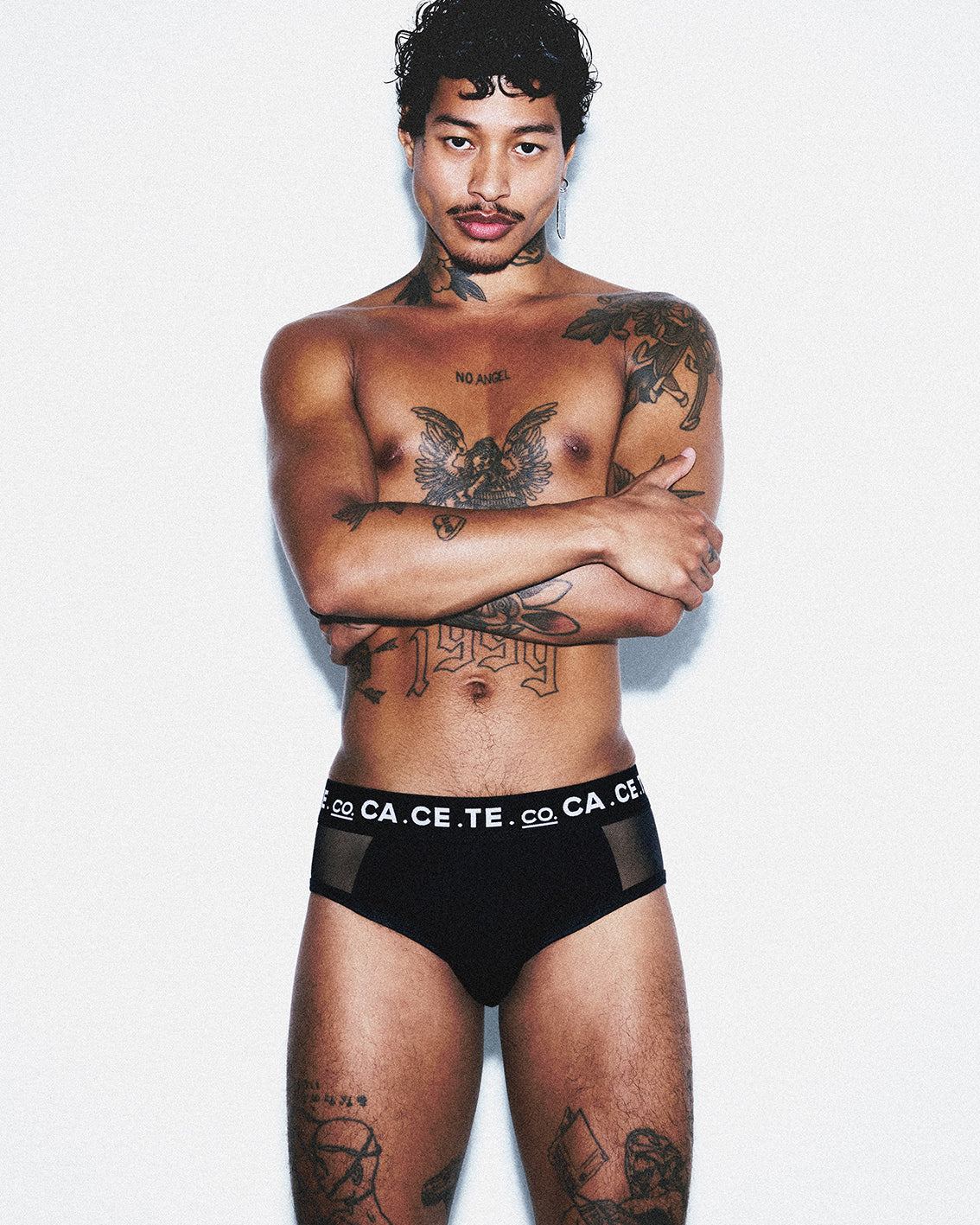 CUECA SLIM RECORTE TULE